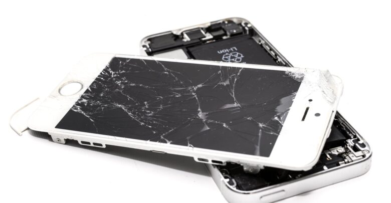 Czy warto samemu naprawiać uszkodzonego iPhone? 1